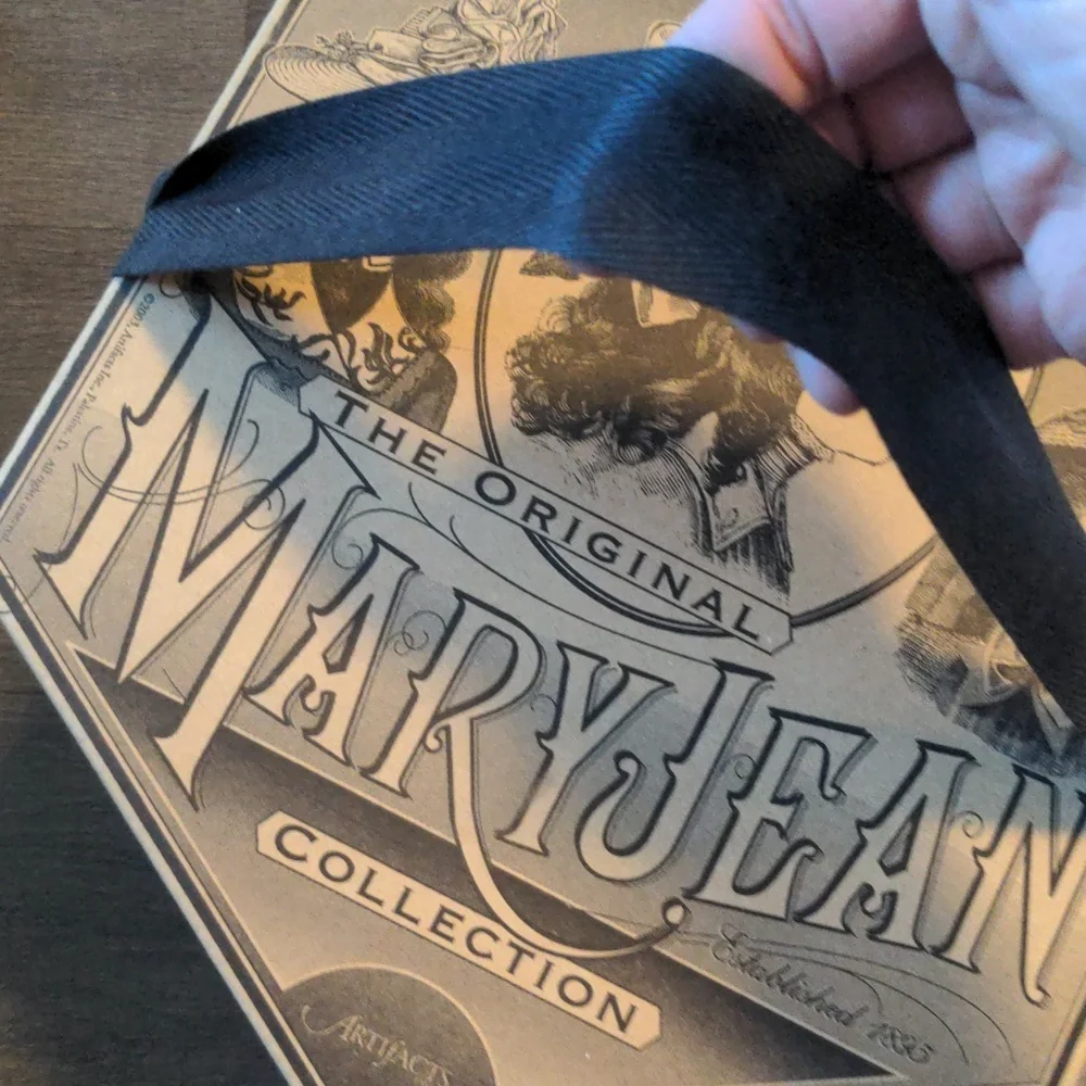 Vintage Hat Box The Original Mary Jean Collection Black Tan Millinery Victorian